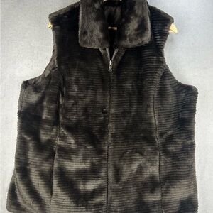Liz Claiborne Black Textured Faux Fur Vest